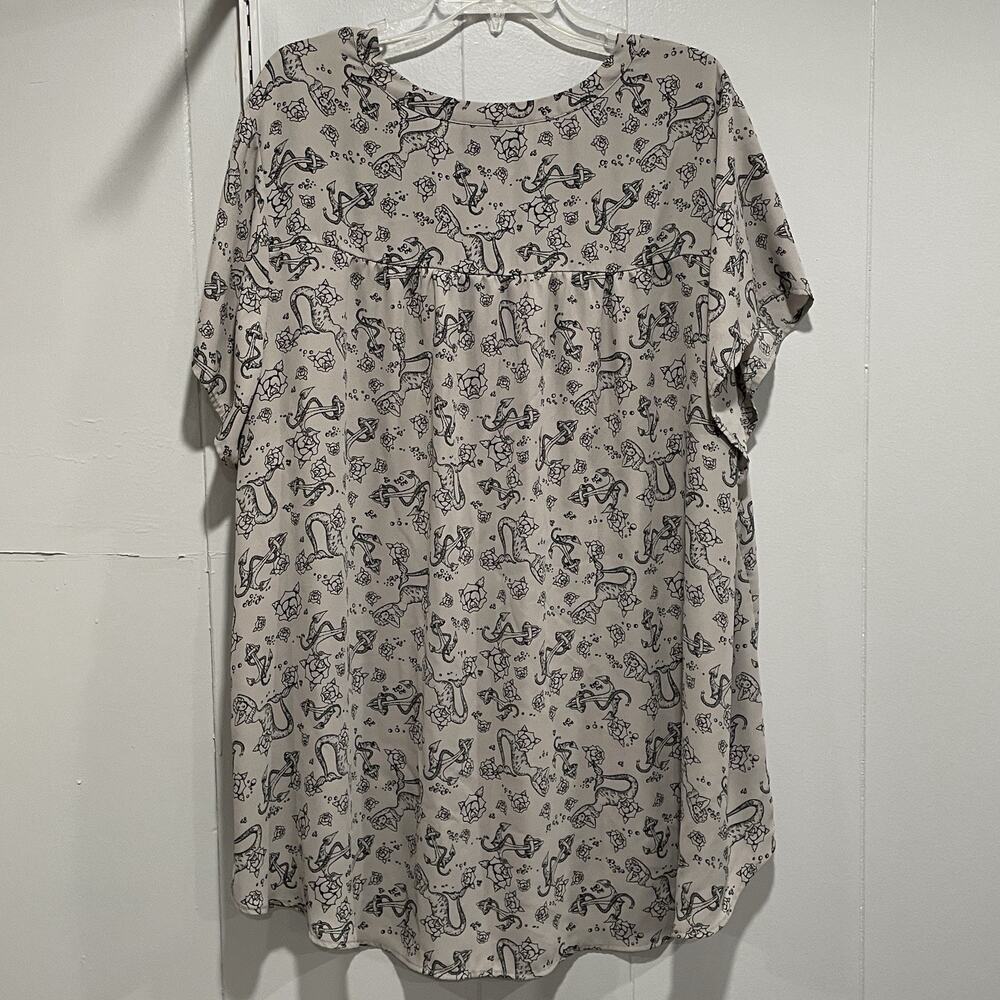 Torrid Nautical Georgette Tunic Blouse Top 4X Gray Mermaid Tattoo Anchor Flower - Picture 3 of 7